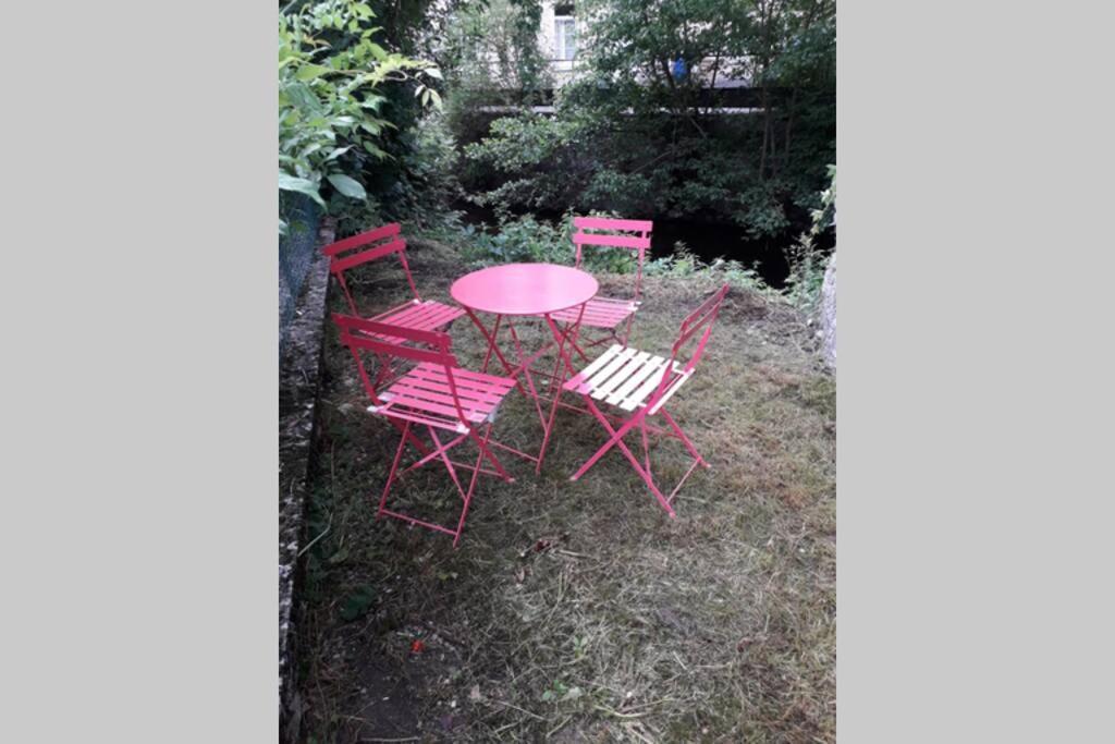 Loft Haut De Gamme Centre Montargis, Place De Parking, Local A Velos, Linge De Lits Et Serviettes, Coin Riviere Amenage, Hamac, Epicerie, Velos En Option, Tout Confort Jusqu'A 4 Voyageurs Buitenkant foto